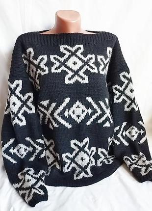 Теплый женский свитер ручной работы