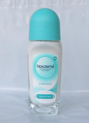 Роликовий дезодорант-антиперспірант Noxzema Classic.