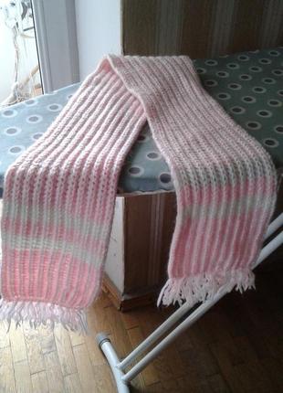 Рожевий шарф грубого в'язання з торочками ручної роботи