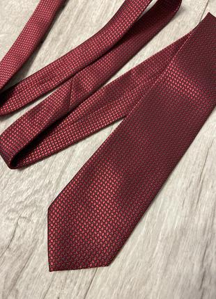 Червона краватка