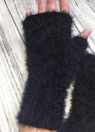 Женские вязаные митенки - зимние перчатки - пушистые перчатки