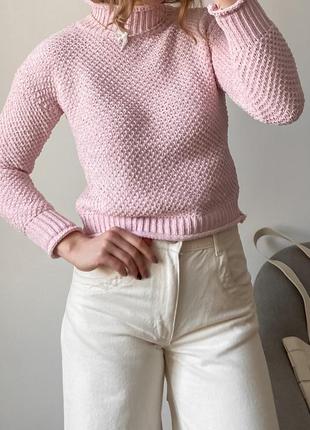 Укороченный плюшевый свитер пудрового цвета