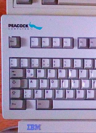 Раритетная белая ретро клавиатура PC AT XT Peacock Computer
