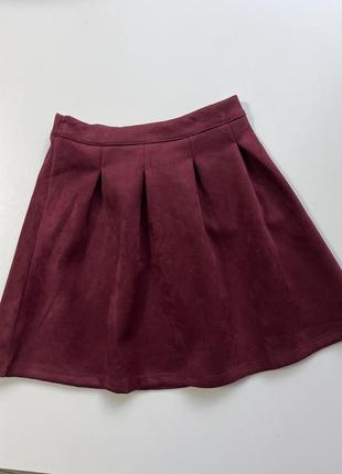 Замшевая юбка на девочку от бренда pepperts бордового цвета