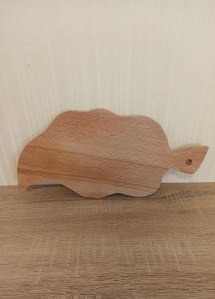 Доска кухонная для нарезки деревянная листок
