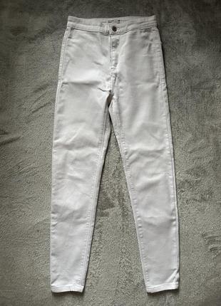 Белые джинсы скинни sinsay