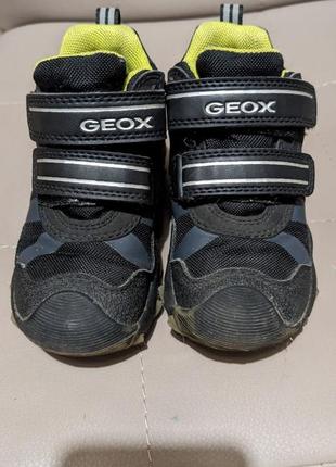 Ботинки детские geox 24 разм. со светящейся подошвой