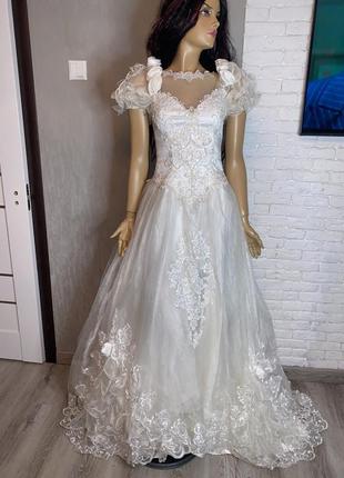 Вінтажна весільна сукня з шлейфом весільне плаття вінтаж benja...
