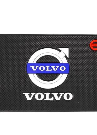 Антискользящий коврик на торпеду с логотипом Volvo