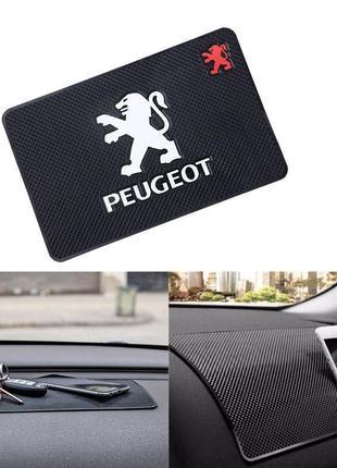 Антискользящий коврик на торпеду с логотипом Peugeot