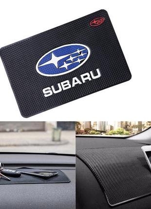 Антискользящий коврик на торпеду с логотипом Subaru