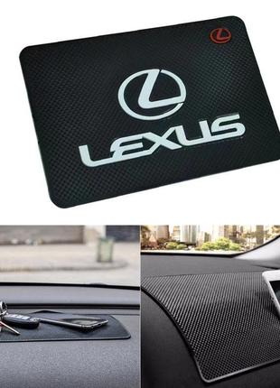 Антискользящий коврик на торпеду с логотипом Lexus