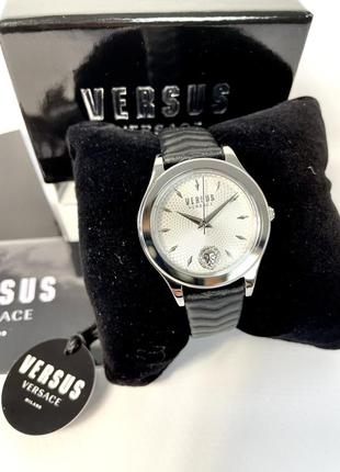 Годинник versus by versace часы