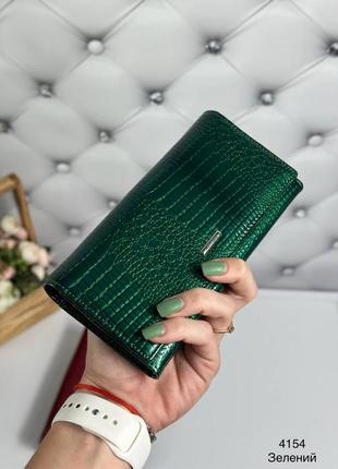 Женский качественный стильный кошелек из натуральной кожи зеленый