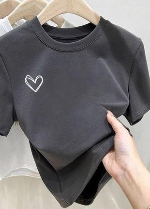 Стильная футболка с принтом сердце серый (графит)