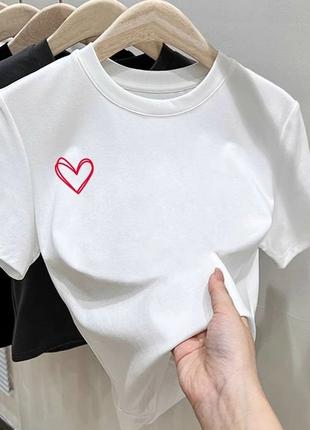Стильная футболка с принтом сердце белый