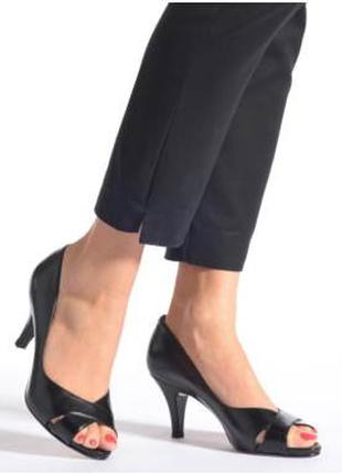 Туфли женские кожаные черные на каблуке Unisa (016) 40р.
