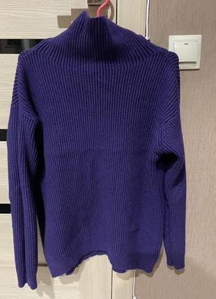 Фиолетовый теплый свитер