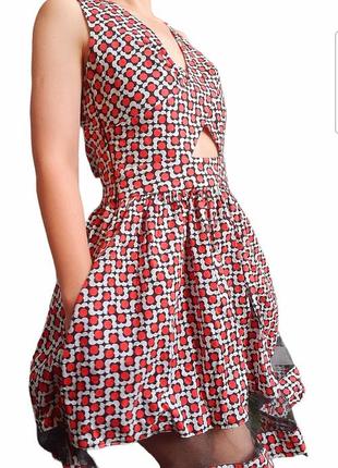 Платье нарядное праздничное черно - красное с сеткой р м/46
