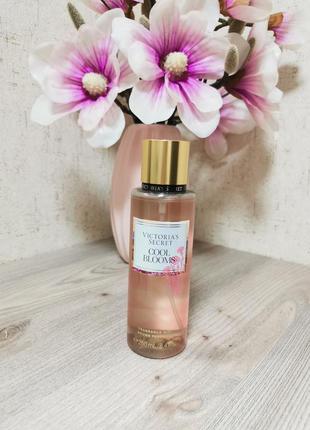 Парфюмированный увлажняющий спрей victorias secret cool blooms