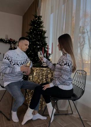 Новорічний светр для жінок та чоловіків