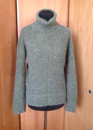 Теплый свитер из ангорской шерсти размер 38