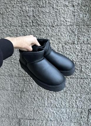 Ugg ultra mini black platform leather
