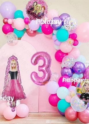 Арка з повітряних кульок на день народження з барбі.