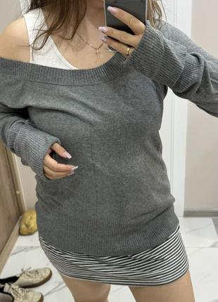Пуловер серый свитер