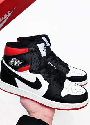 Чоловічі кросівки nike air jordan 1 retro чорні з білим/червоним
