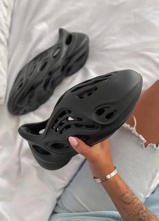 Шлепанцы adidas foam runner black