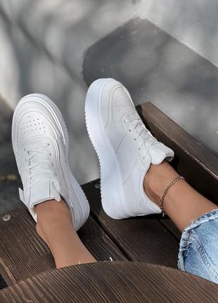 Жіночі кросівки leather white