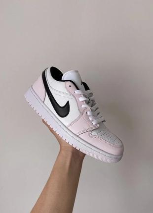 Женские кроссовки nike air jordan 1 low white/pink