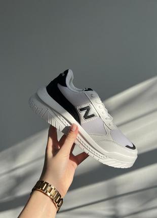 Женские кроссовки new balance white