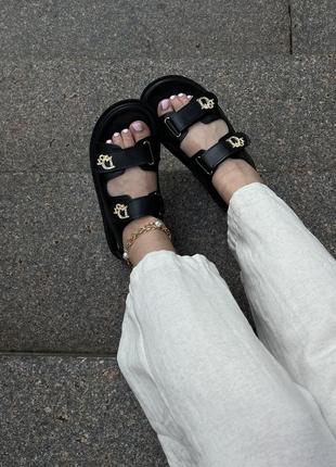 Жіночі босоніжки dior slippers black gold logo