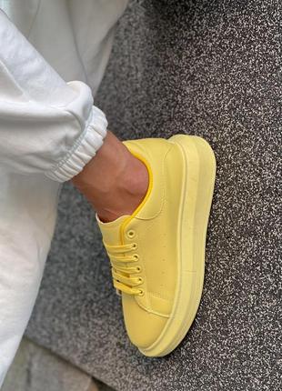 Женские кроссовки yellow