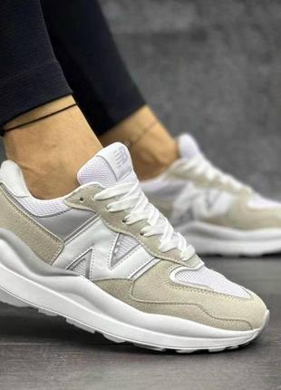 Женские кроссовки new balance