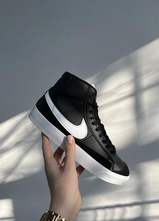 Женские кроссовки nike blazer high black/white