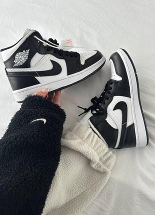 Зимние женские кроссовки nike air jordan retro 1 « black / whi...