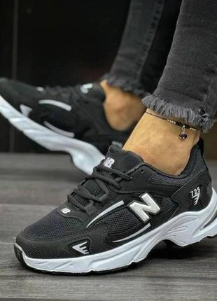 Женские кроссовки new balance