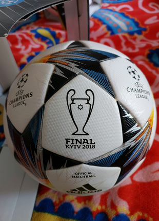 Оригінальний Футбольний м'яч adidas final Kyiv 2018