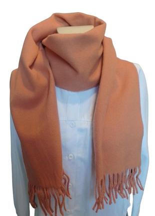 Шерстяной шарф персиковый-цвет 2024 года