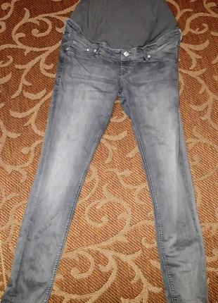 Стильные зауженные джинсы для беременных