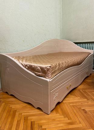 Кровать с матрасом для ребенка подростка