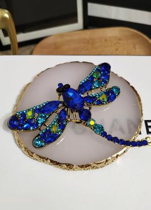 Велика брошка з камінцями синя стрекоза бабка пін значок метелик
