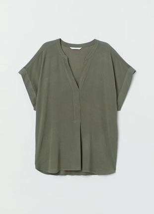 Стильная блузка h&m из жатой вискозной ткани цвета хаки, m/l