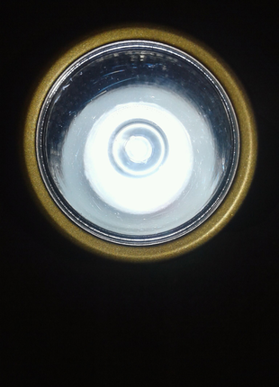 Новый   LED фонарь  С применением 
Литионового акумулятора.