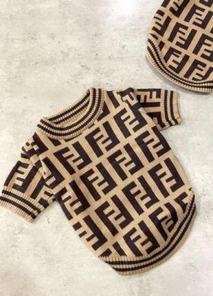 Брендовый свитер для собак fendi с логотипами на спинке и поло...