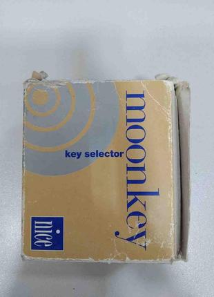 Замки и фурнитура Б/У Nice MOSE key selector with 2 keys