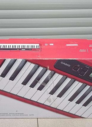 Синтезаторы, пианино и midi-клавиатуры Б/У Casio CT-S200